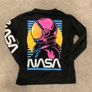 Boys nasa shirt size M